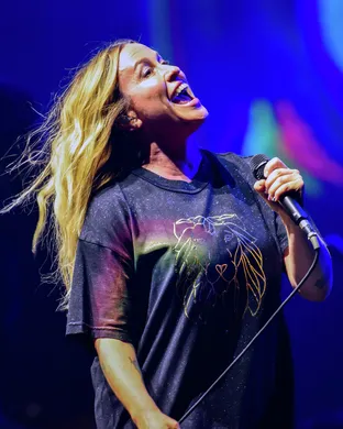 Alanis Morissette Mount Pleasant